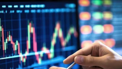 比特币暴跌冲击市场，加密爆仓超20万，交易员急喊风险升级