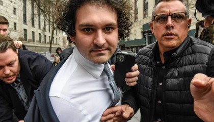 从「币圈马斯克」到阶下囚，他如何骗了全世界